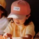 premiers_pas_hello-hossy_casquette_mini-framboise-4